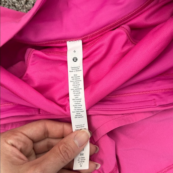 Lululemon Athletica Speed Up Pink Shorts - Picture 3 of 8